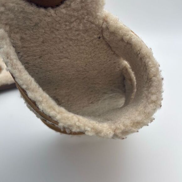CUSHIONAIRE Women's Cozy Faux Shearling Lined Slide Sandal SIZE 8 WHISKEY PREOWN - Picture 9 of 9